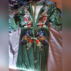 Full length green velvet dress. Size L. Half length sleeves.